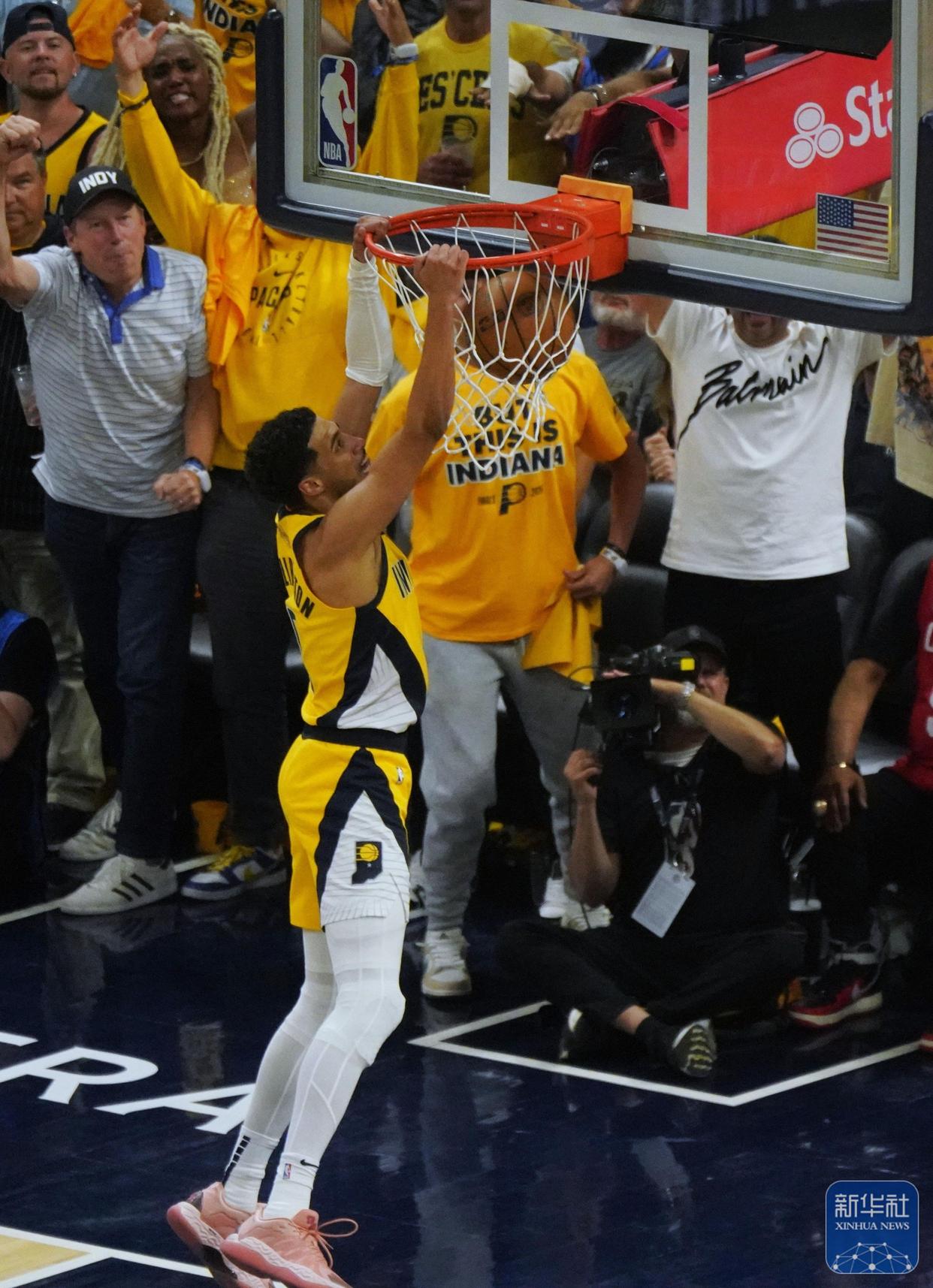 包含印第安纳步行者训练开放日；今夜主帅复盘引欢呼；NBA季后赛在即；资深球员宣示担当的词条-开云app